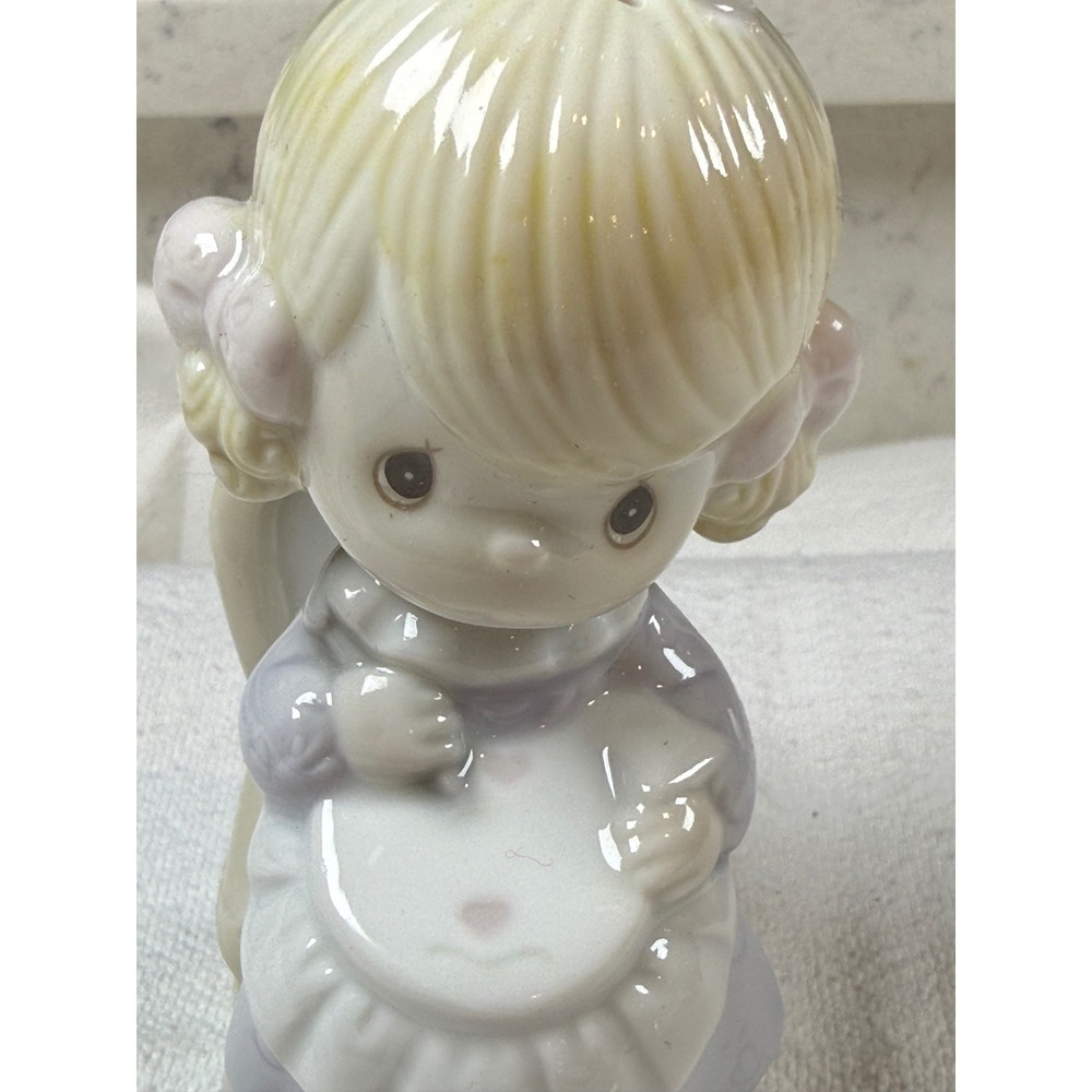 Precious Moments Girl at Table‎ Salt and Pepper Shakers Set 1994 Vintage